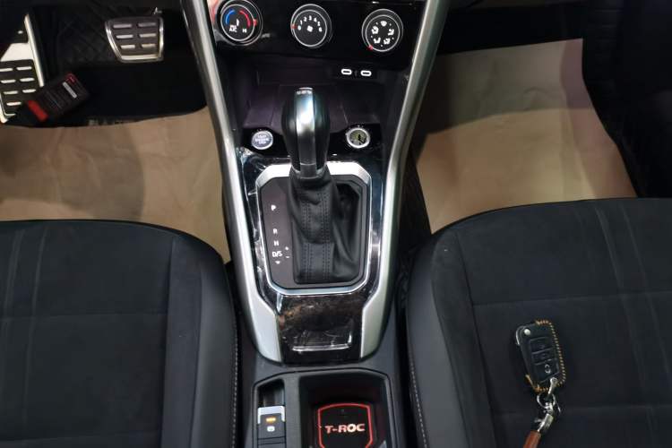 Used Volkswagen T-ROC 2022 280TSI DSG Two-Wheel Drive R-Line Pro PLUS
