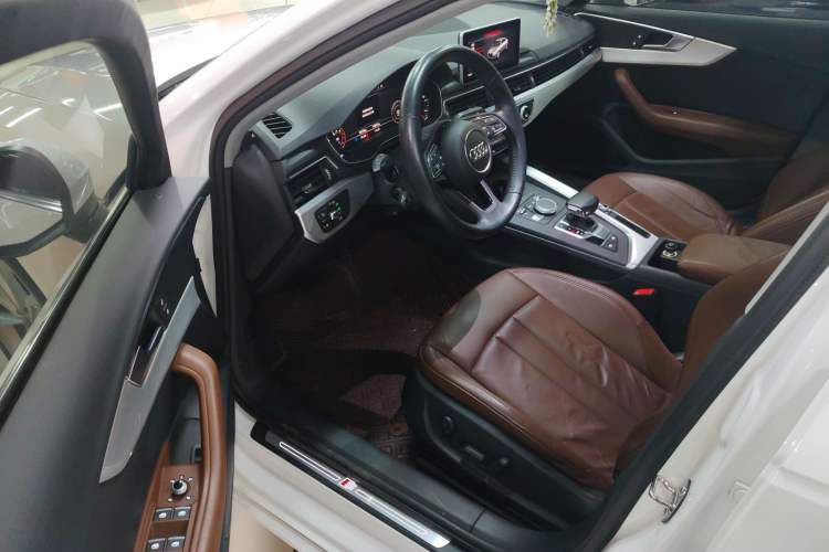 Used Audi A4L 2018 30th Anniversary Edition 40 TFSI Fashion Model
