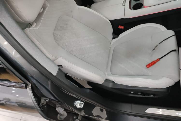 Used VOYAH FREE 2025 318 318 km Rear-Drive Touring Edition
