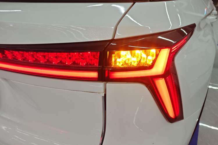 Used Changan CS75 PLUS 2024 3rd Generation Champion Edition 1.5T Intelligent Drive Dynamic Model
