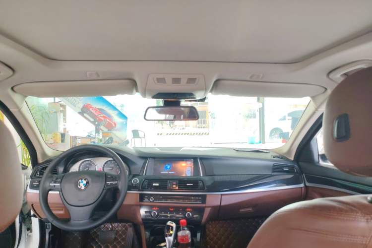 Used BMW 5 Series 2014 520Li Elegant Model
