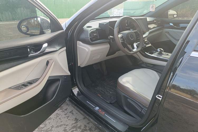 Used BYD Qin PLUS 2024 HONOR Edition DM-i 55KM Leading Model
