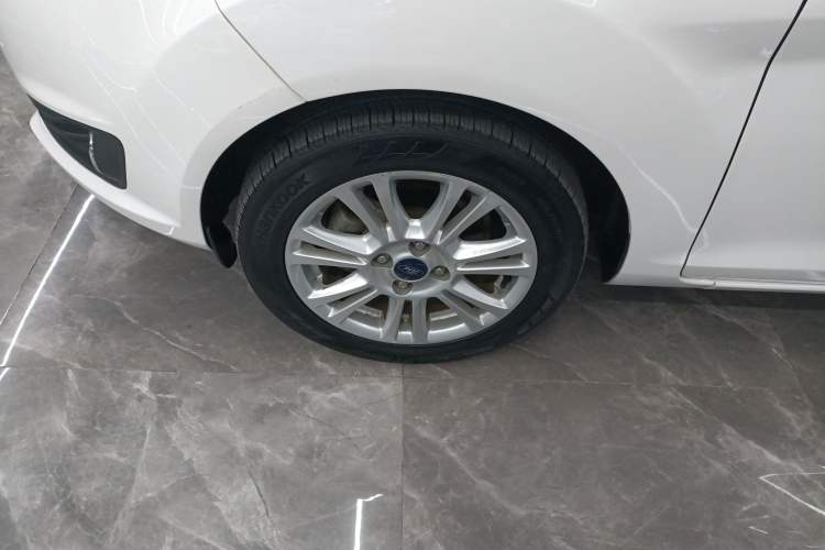 Used Ford Fiesta 2013 Hatchback 1.5L Automatic Fashion Edition
