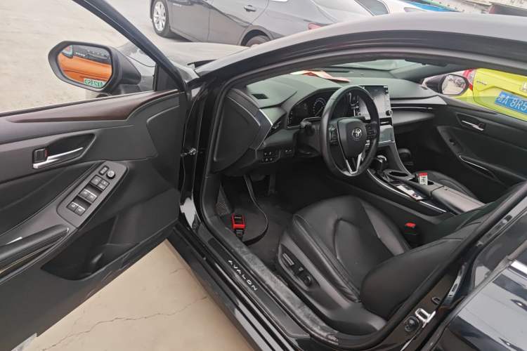 Used Toyota Avalon 2019 2.0L XLE Premium Edition China VI
