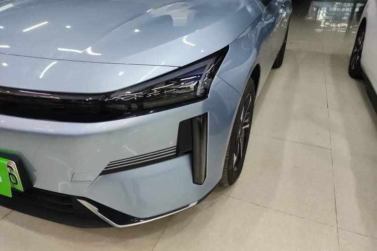 Used  L6 2025 EM-i 140km Starship Edition