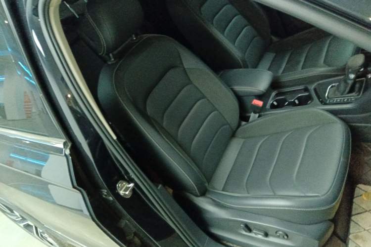 Used Volkswagen Tiguan L 2021 330TSI Automatic Two-Wheel Drive R-Line Enhanced Edition
