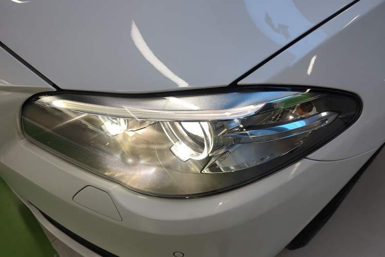 Used BMW 5 Series 2014 520i Elegant Edition
