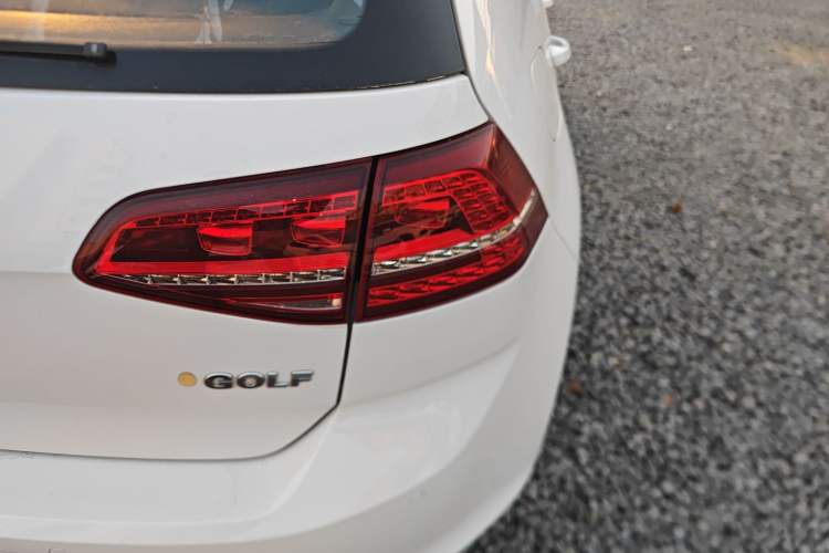 Used Volkswagen Golf 2017 1.6L Automatic Comfort Million-Vehicle Anniversary Edition