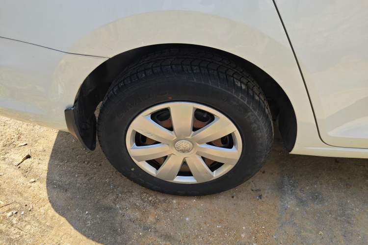 Used Volkswagen Santana 2015 1.6L Manual Fashion Edition