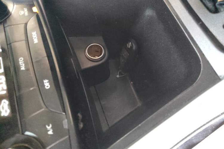 Used Suzuki S-Cross 2014 1.6L CVT Two-Wheel Drive Elite Version
