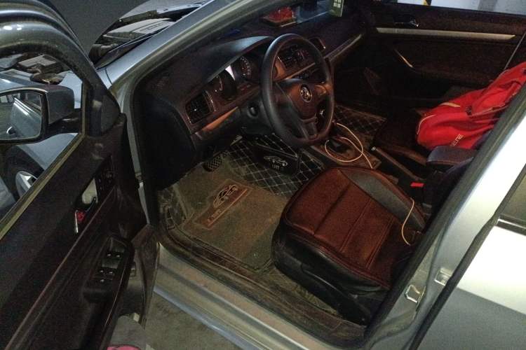 Used Volkswagen Lavida 2015 1.6L Automatic Fashion Edition
