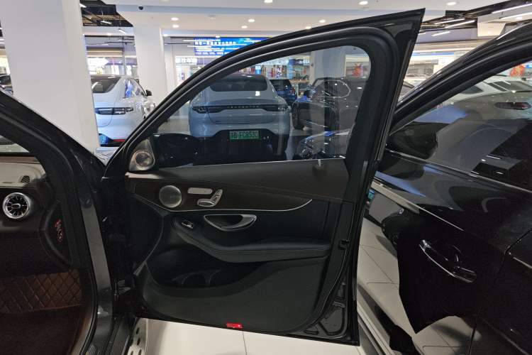 Used Mercedes-Benz GLC 2022 Second Facelift GLC 260 L 4MATIC Luxury Edition
