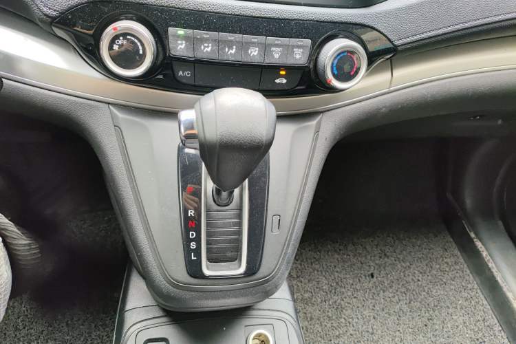 Used Honda CR-V 2016 2.0L Two-Wheel Drive Classic Edition