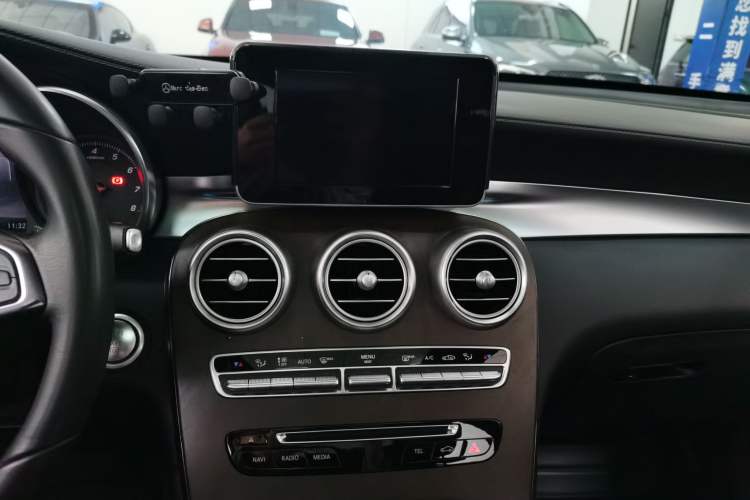 Used Mercedes-Benz GLC 2019 GLC 300 L 4MATIC Dynamic Model