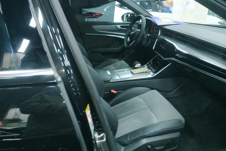 Used Audi A6L 2019 40 TFSI Luxury Dynamic Model
