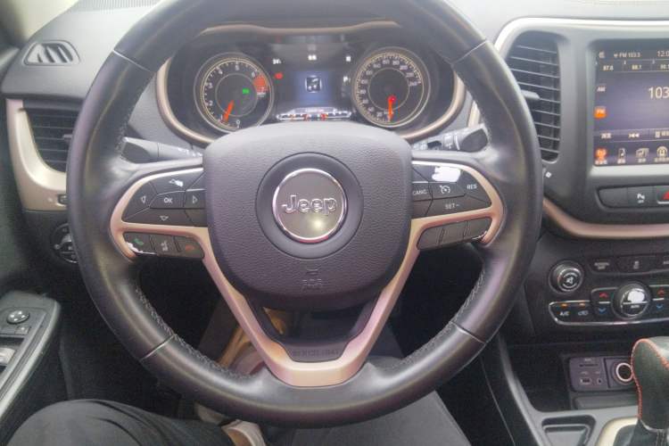 Used  Cherokee 2016 2.0L Superior Edition
