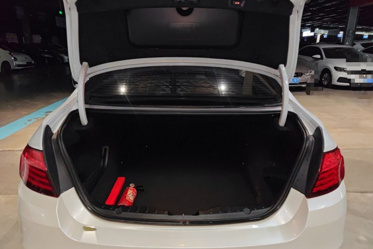 Used BMW 5 Series 2017 525Li Leading Model
