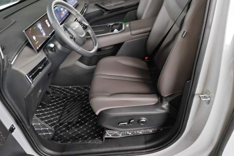 Used SAIC MAXUS G70 2024 2.0T Automatic Flagship Version 7 Seats
