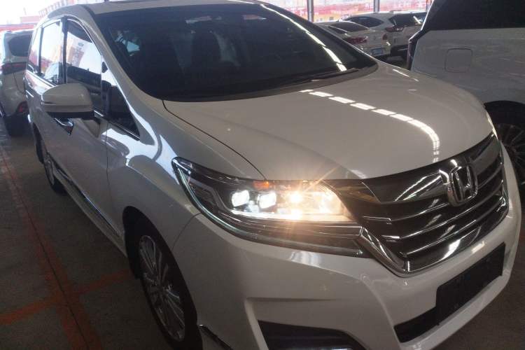 Used Honda Elysion 2016 2.4L Style Edition
