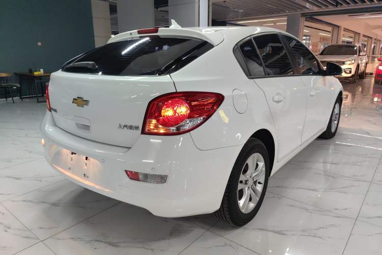 Used Chevrolet Cruze 2013 Hatchback 1.6L Automatic Luxury Model
