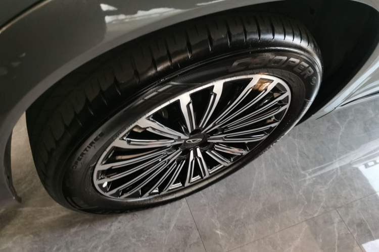 Used Chery Tiggo 9 C-DM 2025 1.5T 106KM Ultra-Comfort Edition 5 Seats Lithium-NMC
