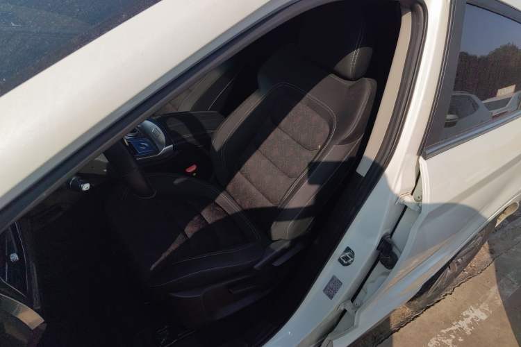 Used JETOUR X70 2020 1.5T DCT Comfort Edition 5-seater
