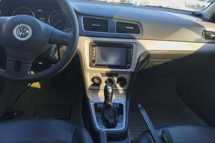 Used Volkswagen Gran Lavida 2013 1.6L Automatic Comfort Model
