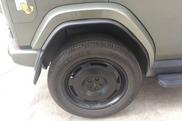 Used  V23 2025 401 Two-Wheel Drive Advanced Edition