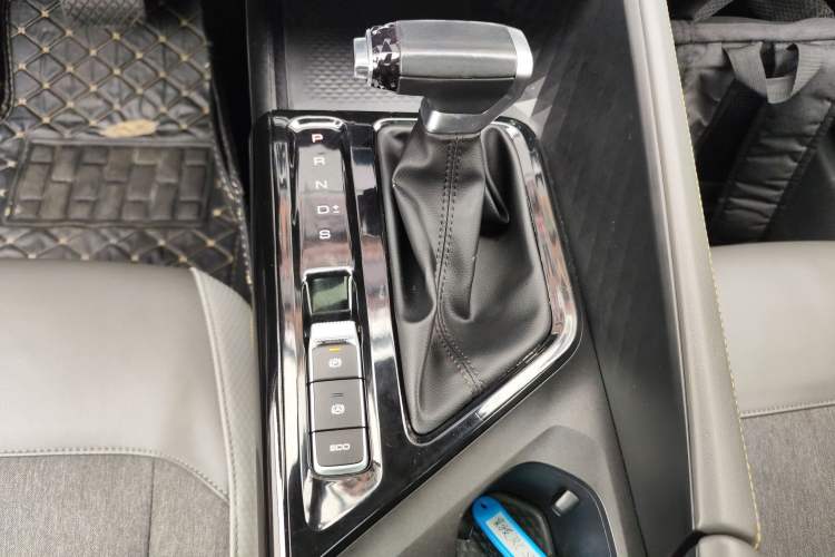 Used Baojun RC-5 2020 1.5T CVT Smart Luxury Edition