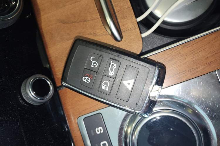 Used Land Rover Range Rover 2018 5.0 SC V8 AB Prestige Extended Version
