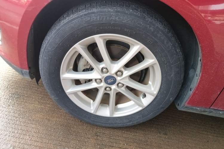 Used Ford Focus 2015 Hatchback 1.6L Automatic Fashion Edition
