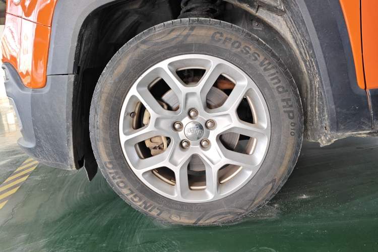 Used  Renegade 2018 Connected Large Screen Version 180T Automatic High-Energy Edition
