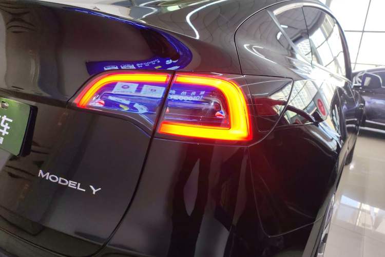 Used Tesla Model Y 2021 Standard Range Rear-Wheel Drive Version