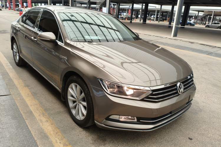 Used Volkswagen Magotan 2017 330TSI DSG Leading Model
