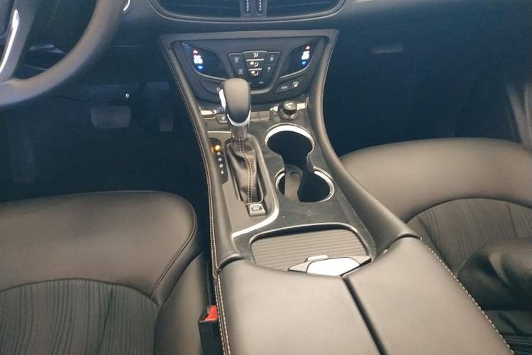 Used Buick Envision 2017 20T Two-Wheel Drive Leading Version