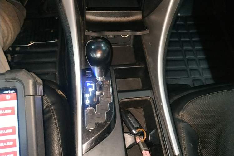 Used Hyundai Sonata 2014 2.4L Automatic Leading Edition China IV Standard
