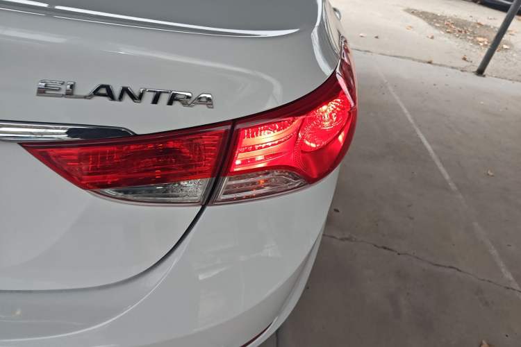 Used Hyundai Elantra 2015 1.6L Automatic Fashion Model