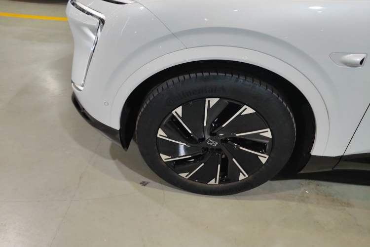 Used  07 2024 Pro+ All-Electric Version
