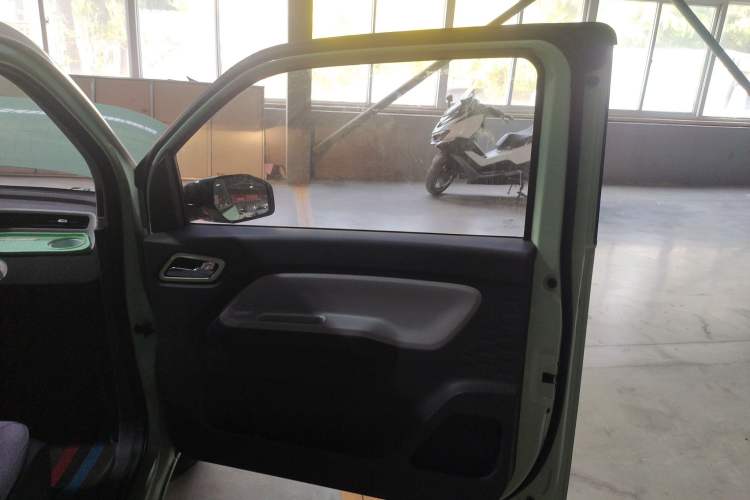 Used Wuling Hongguang MINIEV 2021 Macaron Fashion Model Lithium Iron Phosphate