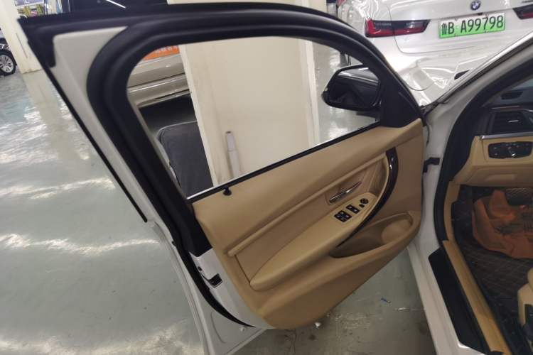 Used BMW 3 Series 2013 320Li Fashion Model
