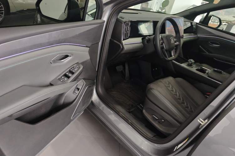 Used BYD Song L DM-i 2025 Intelligent Driving Version 112 km Beyond-Range Type