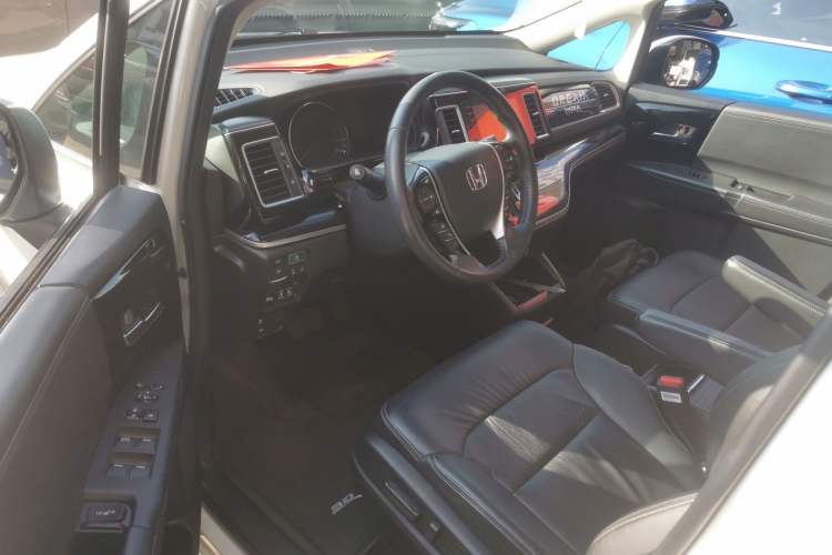 Used Honda Elysion 2019 2.0L Hybrid Luxury Edition
