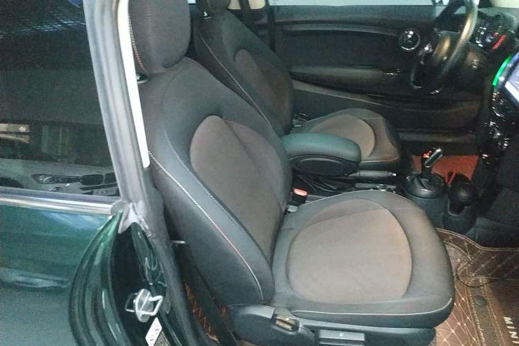 Used  MINI 2018 1.5T ONE
