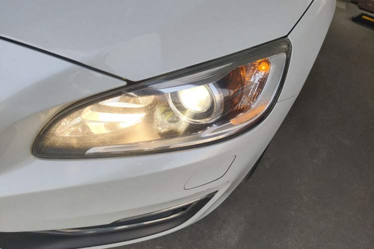 Used Volvo S60 2015 S60L 2.0T Zhiyuan Edition