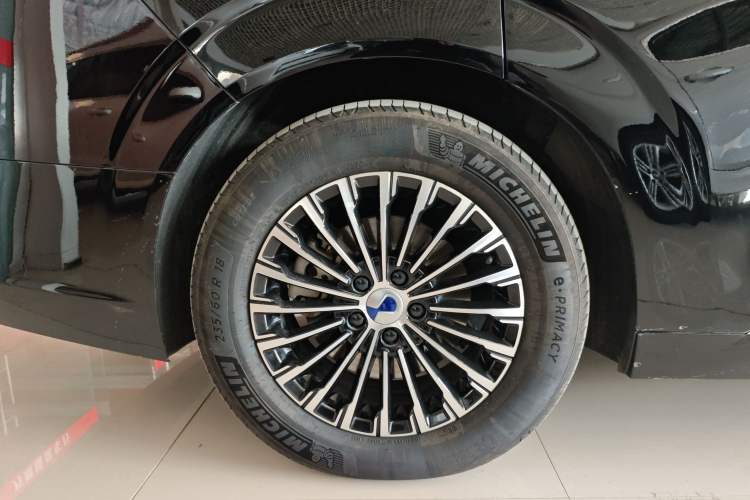 Used Denza D9 2024 DM-i 980 Four-Wheel Drive Prestige Model
