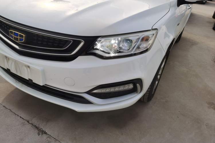 Used Geely Auto Vision 2019 Upgraded Model 1.5L Manual Luxury Version China V Standard
