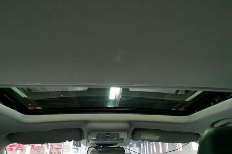 Used MG 5 2022 300TGI DCT Chao Yue Luxury Edition
