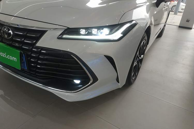 Used Toyota Avalon 2023 2.0L Premium Edition
