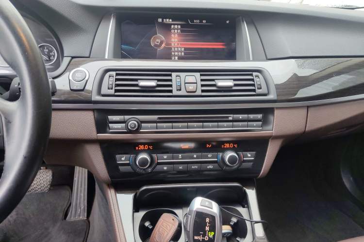 Used BMW 5 Series 2014 525Li Luxury Design Package
