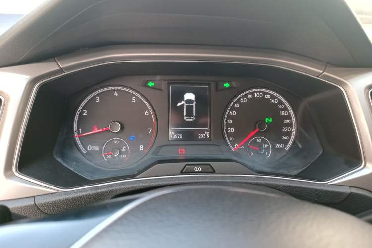 Used Volkswagen T-ROC 2018 280TSI DSG Two-Wheel Drive Advanced Version China V Emission Standard
